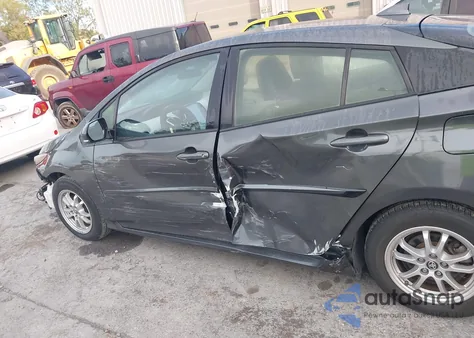 2017 Toyota Prius Prime Premium z USA, uszkodzony, nr VIN JTDKARFP8H3063226